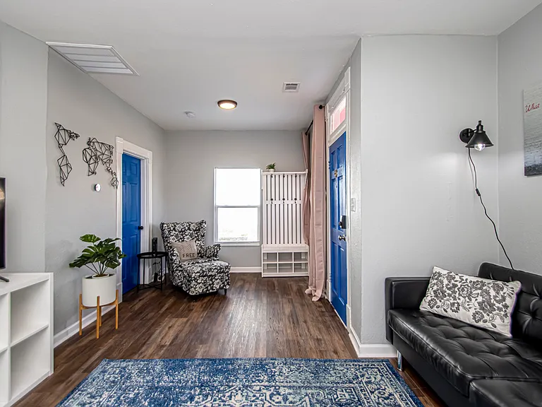 2108 Bragg St — Photo 3