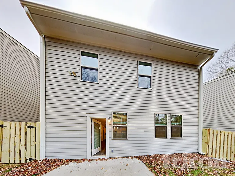 305 Knowles Pl — Photo 15