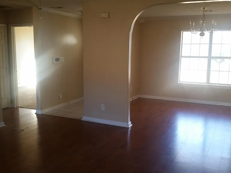 1065 Highland Blvd — Photo 3
