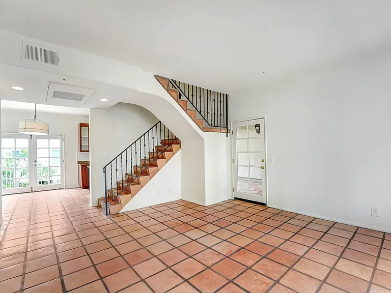 ISO - Isola Bella Townhomes — Photo 15