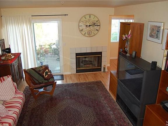 4th image of 1819 Carneros Cir