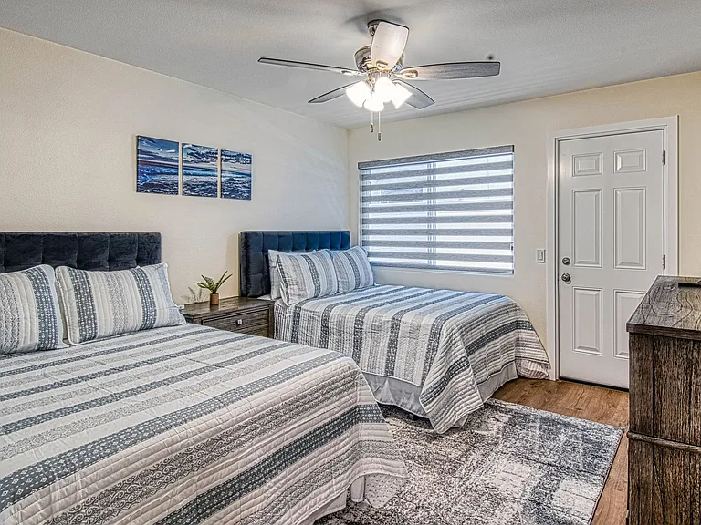 5008 Seashore Dr — Photo 15