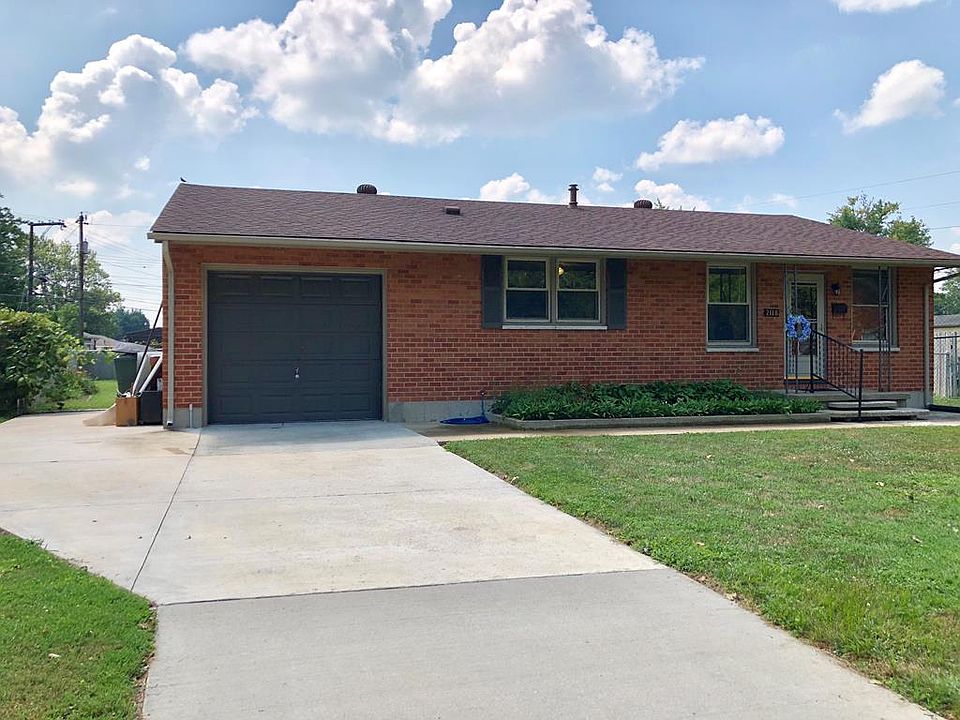1st image of 2118 Carriage Dr