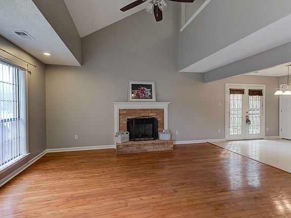 5th image of 4189 Meadow Valley Dr E