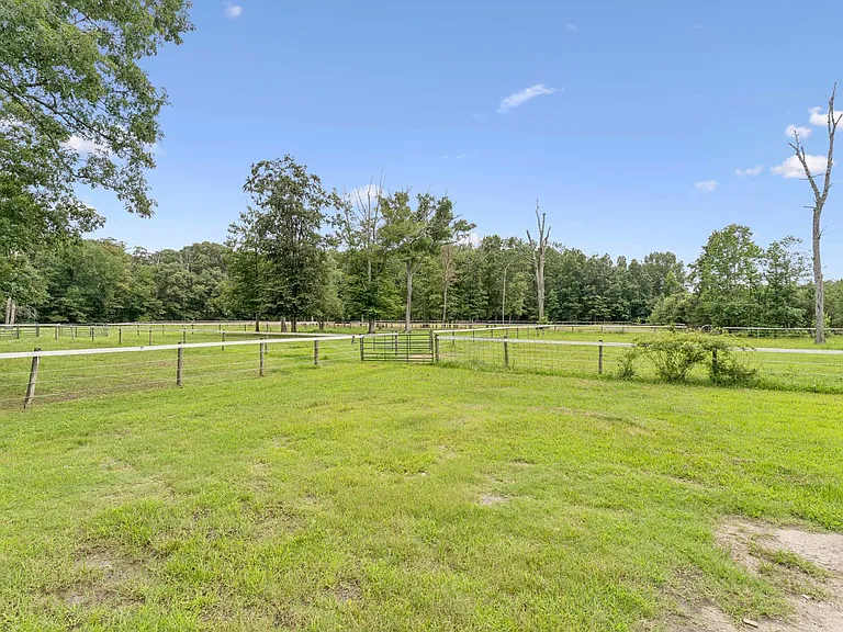 15104 Gardner Rd — Photo 24