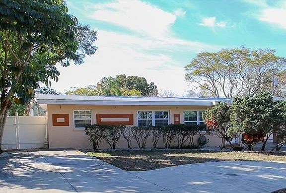 2nd image of 8582 Narcissus Ave