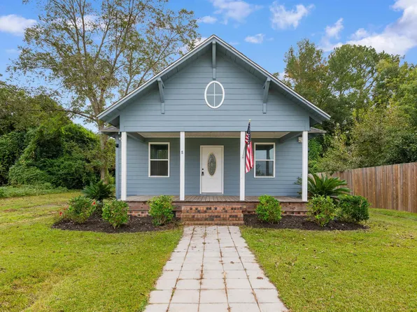 8 North Magnolia Ave., Andrews, SC 29510