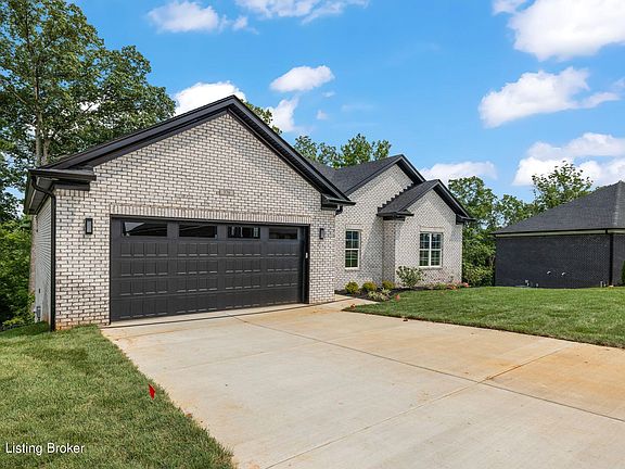 3rd image of 376 Bluffs Edge Dr