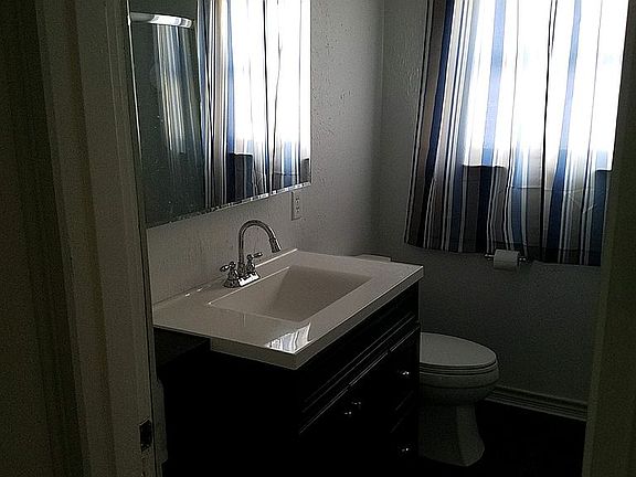 3rd image of 433 E 14th St