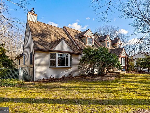 2nd image of 26 Tuckerton Rd