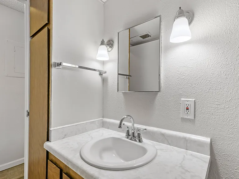 Pinon Place Apartments — Photo 30