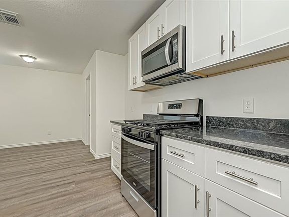 4th image of 1414 Meadowhigh Ln