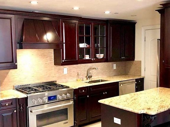 3rd image of 6336 99th St APT 4k