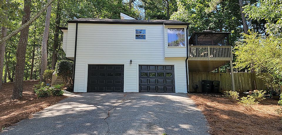 2nd image of 1573 Valley Stream Dr