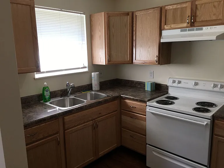 2503-2507 Lakeview Dr — Photo 7