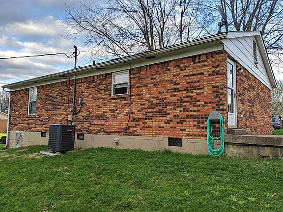 2nd image of 105 Brooks St