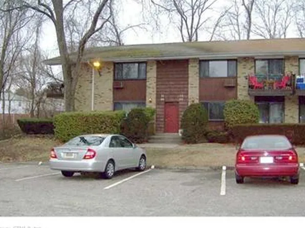 75 Kennedy Dr, Bridgeport, CT 06606