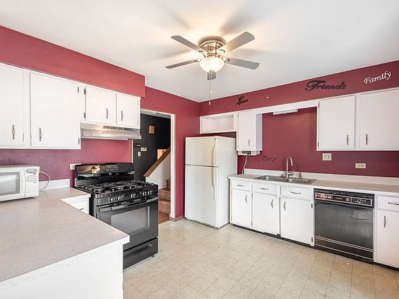 5th image of 34 Emery Dr