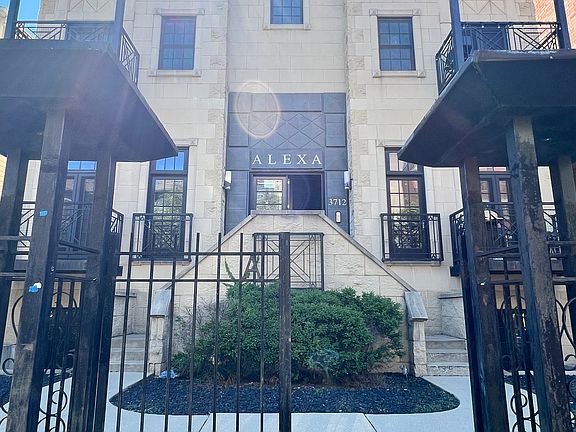 2nd image of 3712 N Wilton Ave APT 3S