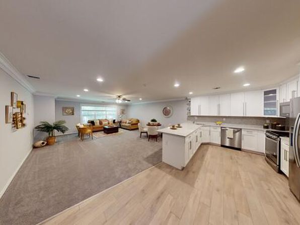 Fairfield Knolls North At Port Jefferson | 300 Village Green Dr, Pt Jefferson Station, NY