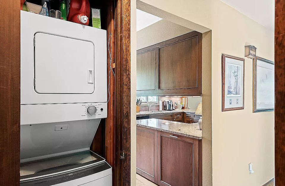 Upper level stackable washer/dryer.