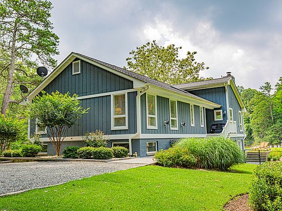 3rd image of 399 Bermuda Rd