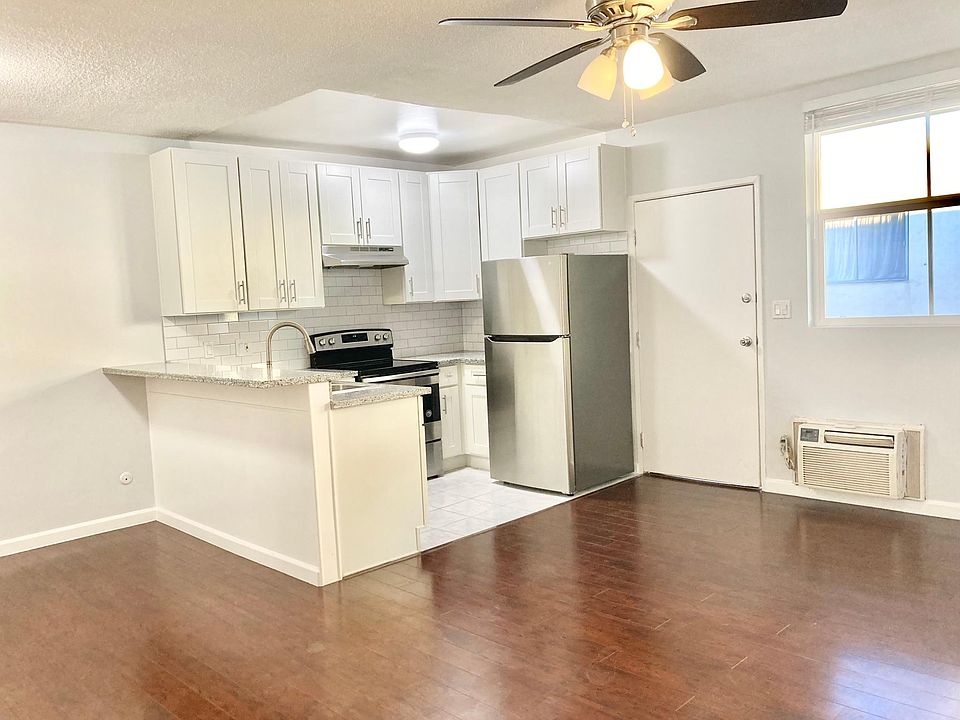To view this apartment, please TEXT Jennifer at 323-333-7478, or message on Zillow.