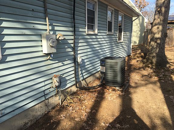 3rd image of 107 Grove Ct