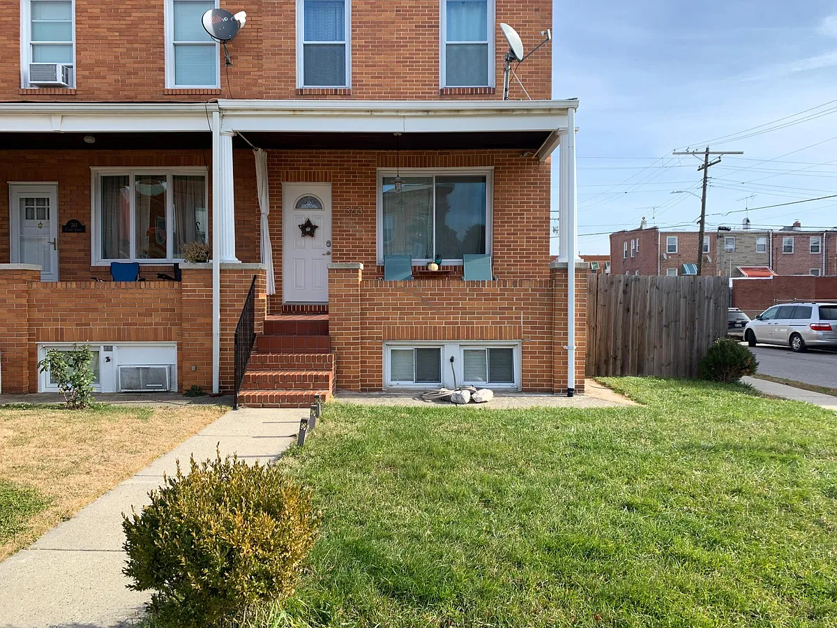 Building Photo - 363 Elrino St