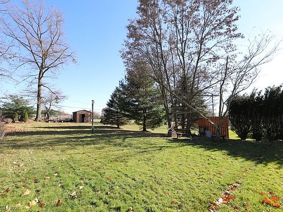 4th image of 1100 Fairview Ave
