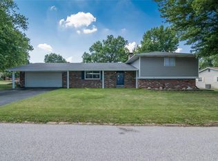 1496 Ladd Ave, Wood River, IL 62095