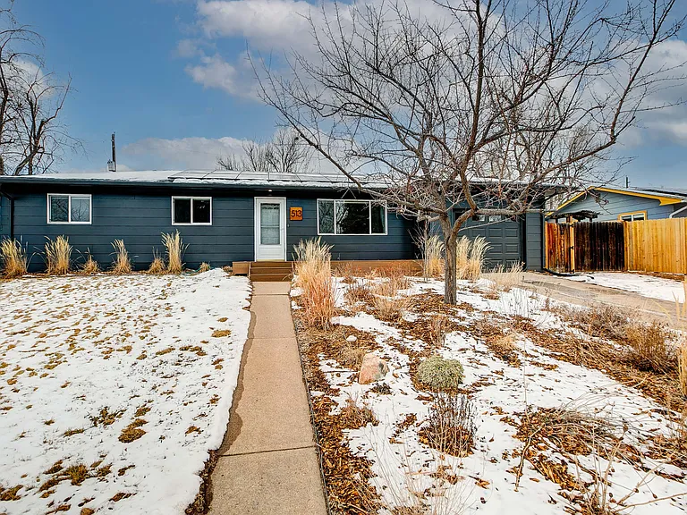513 Sunrise Ln — Photo 1