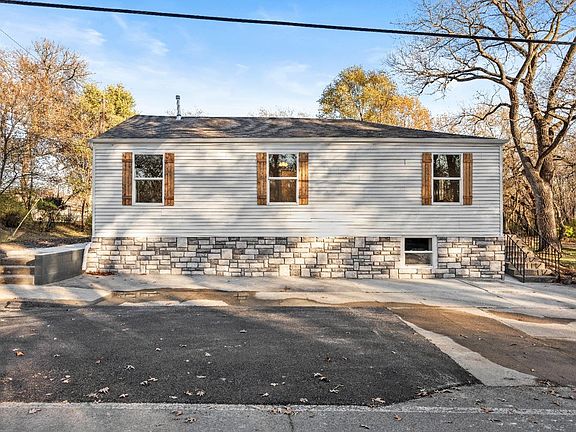 2nd image of 3138 W 40th Ave