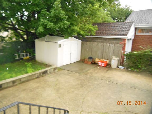 5th image of 28 Holland Ave