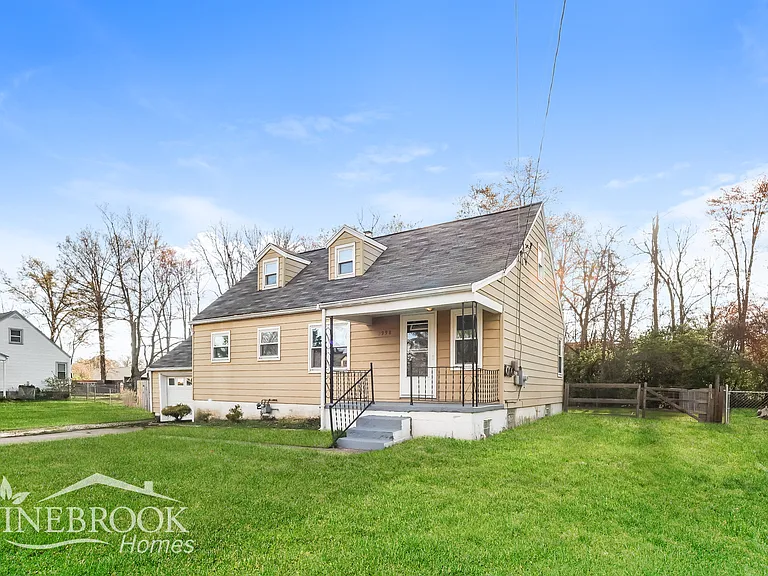 3998 Hamblen Dr — Photo 2