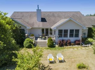 1661 E Kohler Rd, Suttons Bay, MI 49682