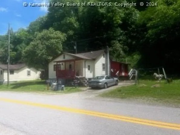 317 Morris Dr, Montgomery, WV 25136