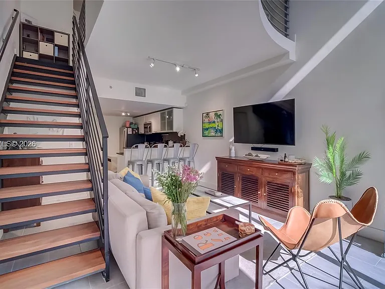 3339 Virginia St #323 — Photo 17