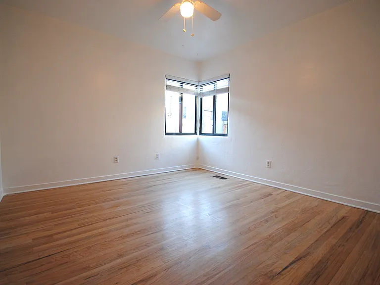 1202 Gold Ave SW — Photo 6