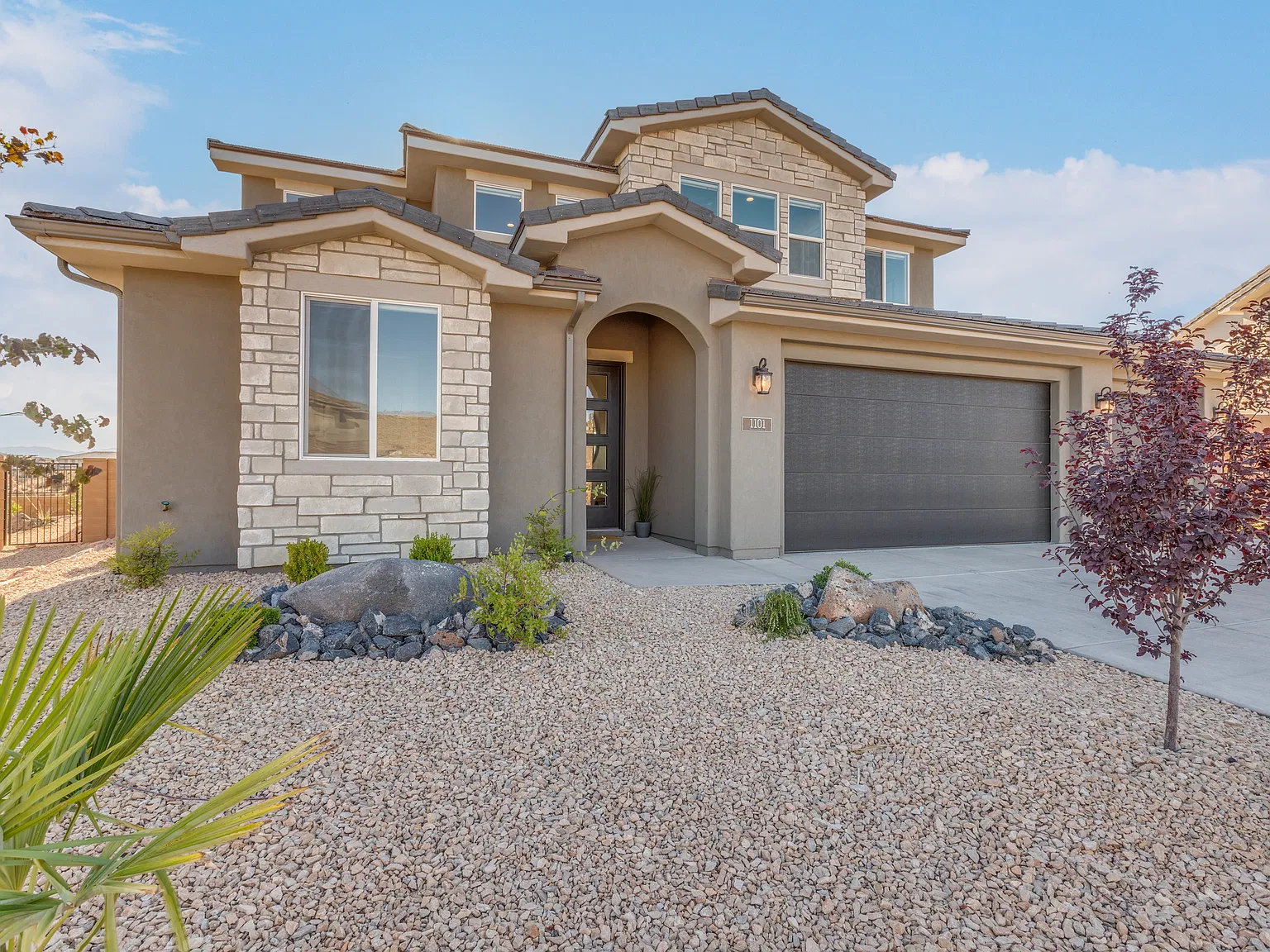 5 bed, 2772 sqft, $4,200 — Photo 2