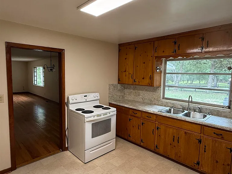 5525 Springhill Rd — Photo 5