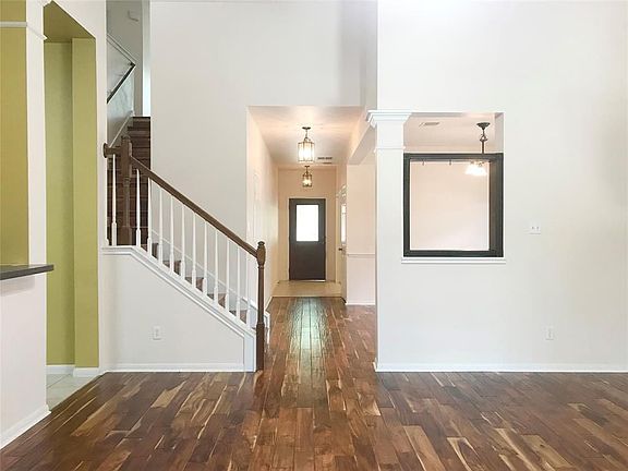 3rd image of 15807 Neenah Oak Loop