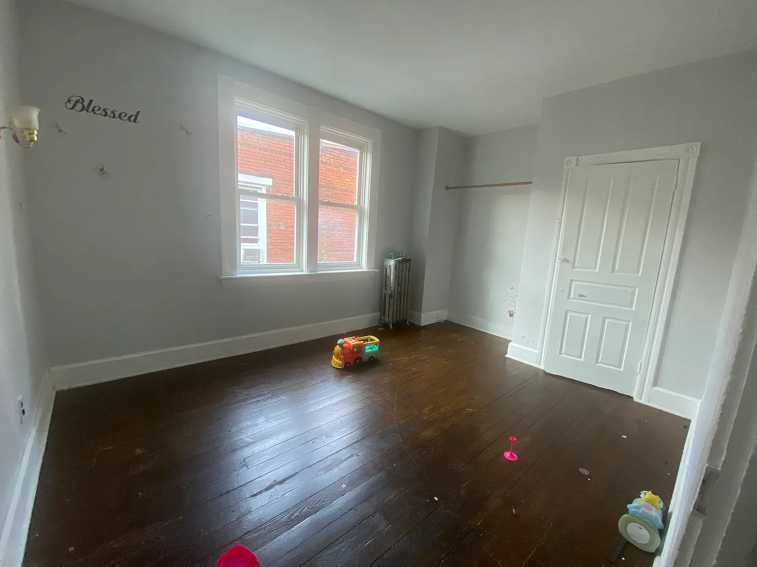 3 bed, 1400 sqft, $1,550 — Photo 2