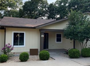4 Yates Dr, Bella Vista, AR 72714