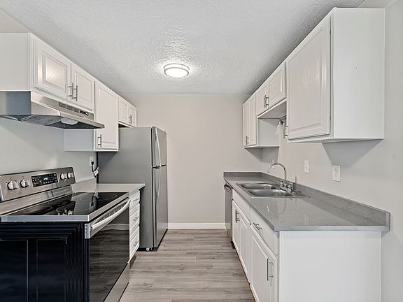 2nd image of 6804-6838 N Richmond Ave #6836