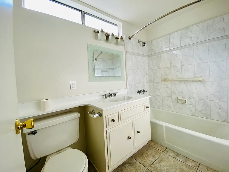 465 Mariposa Ave #A — Photo 15