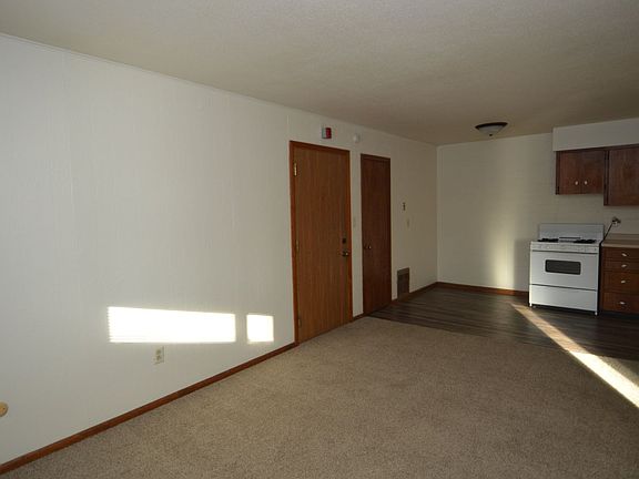 4th image of 2212 12th Ave N #201
