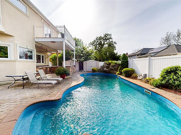 4th image of 41 Westbrook Lane
