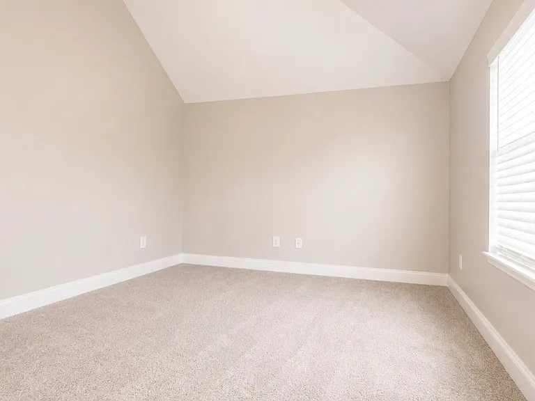 2252 Viking Ct — Photo 13