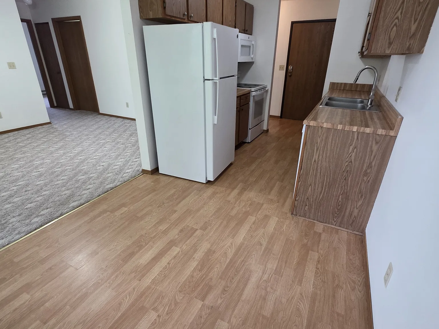 2 bed, 725 sqft, $995 — Photo 1